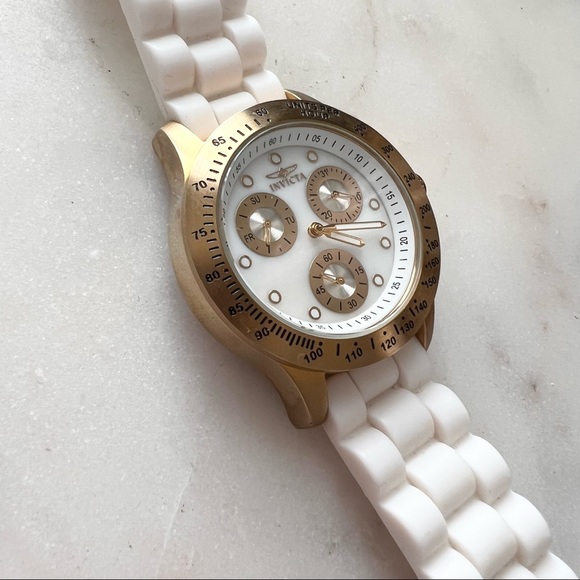 Invicta Accessories - INVICTA  Speedway Lady Collection - white rubber band gold face watch